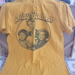 WOMANS GOLDEN GIRLS TSHIRT SIZE MEDIUM IN GREAT CONDITION