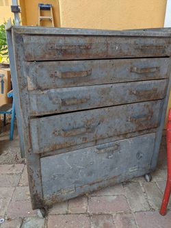 Vintage Industrail metal drawer cabinet