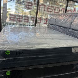 QUEEN SIZE SIMMONS BEAUTYREST HARMONY LUX MATTRESS & BOX SPRING BED SET