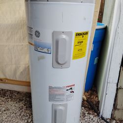 G.E. 40 gallon electric water heater boiler. Refurbished and flushed out. 3 yr warranty
