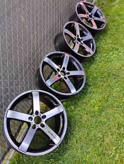 19x8.5 Cruize wheels 5 lugs 19"rims