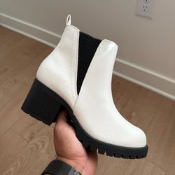 *BRAND NEW* MIA Mens Sz 7.5 White Boots