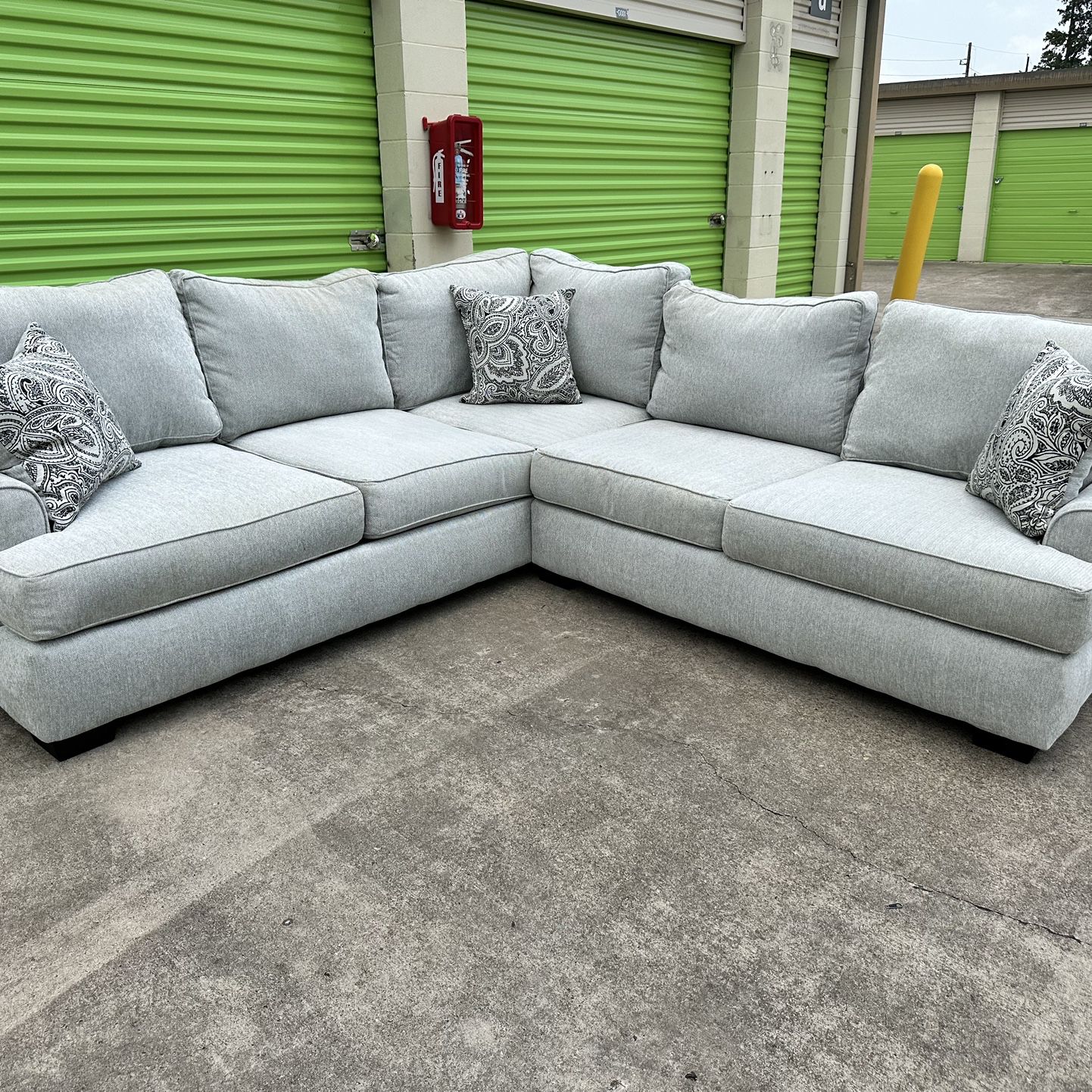 Gorgeous Condition Corinthian Sectional Couch - 🚚Delivery Available 