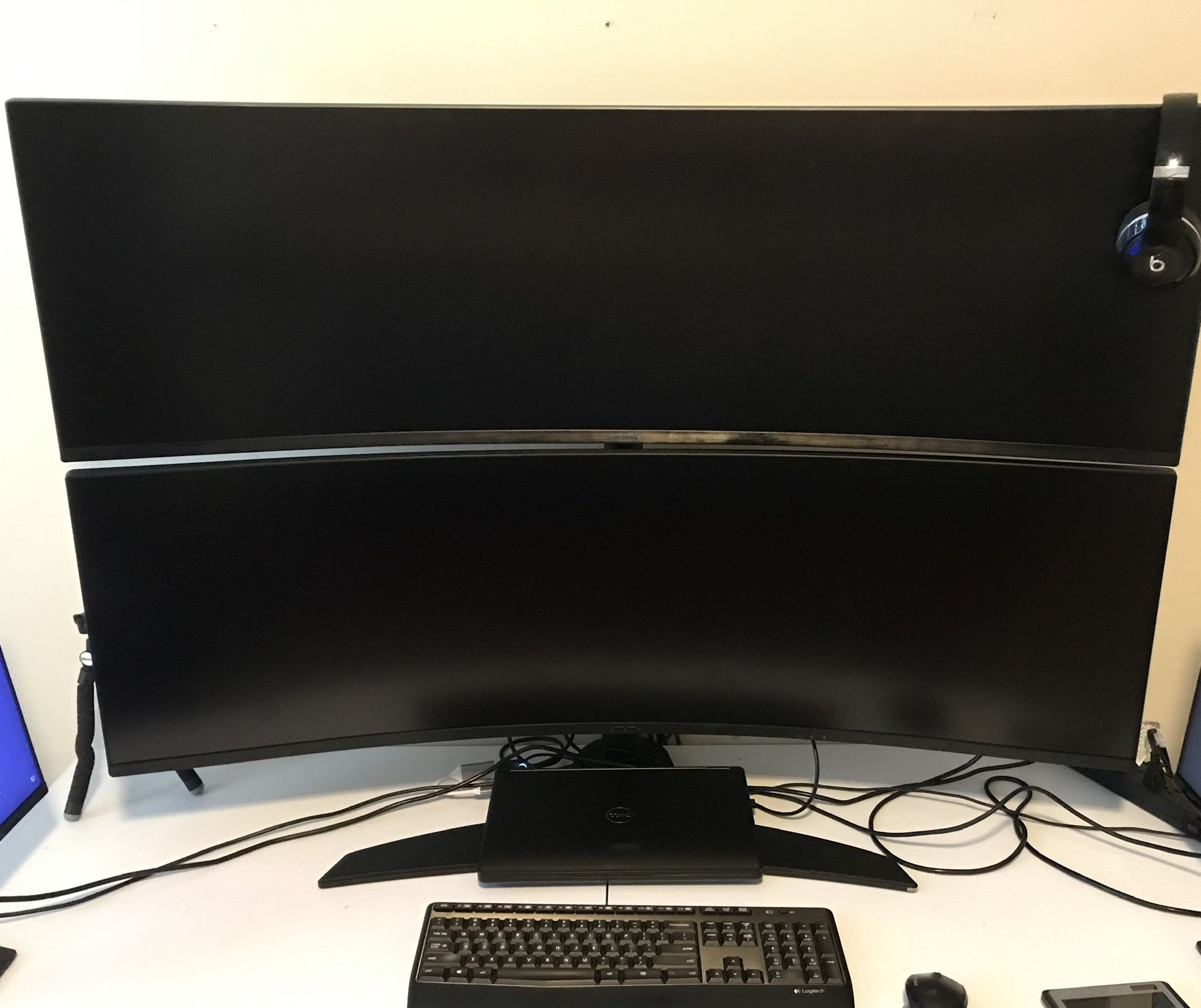 2 Samsung 49” Gaming monitors w/Stand