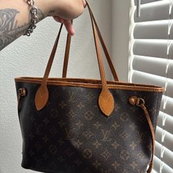 Louis Vuitton Neverfull PM