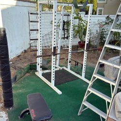 Free Squat Rack With Barbell