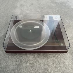 Pro-Ject Debut EVO 2 Hi-Fi Turntable Record Player with Carbon Fiber Tonearm Pick It 2M Ortofon Cartridge and Acrylic Platter