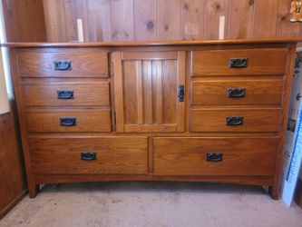Wood dresser