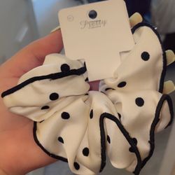 hair scrunchie
