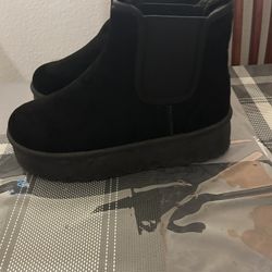 Black Boots 