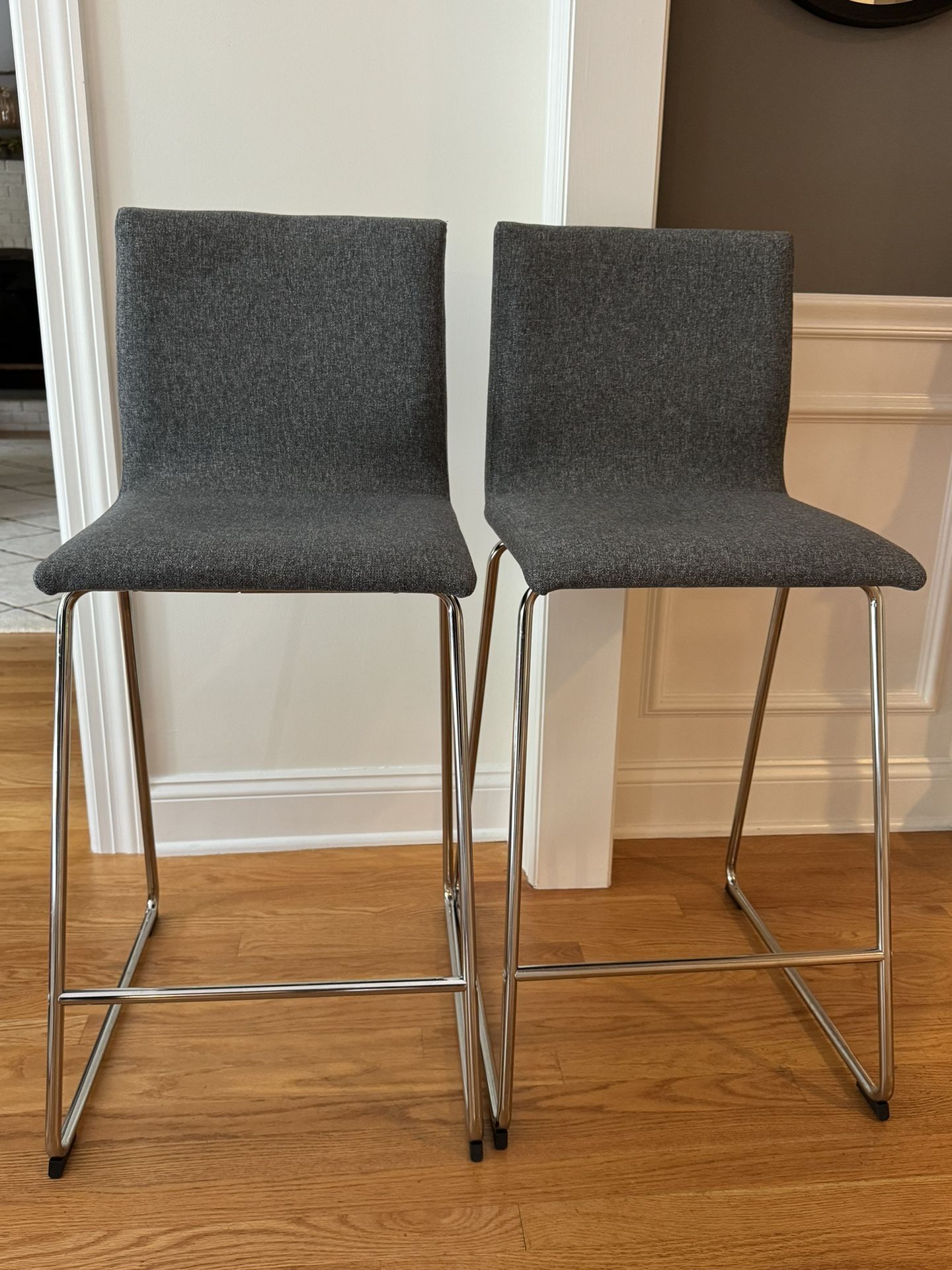 Counter Height Stools— Like New!!