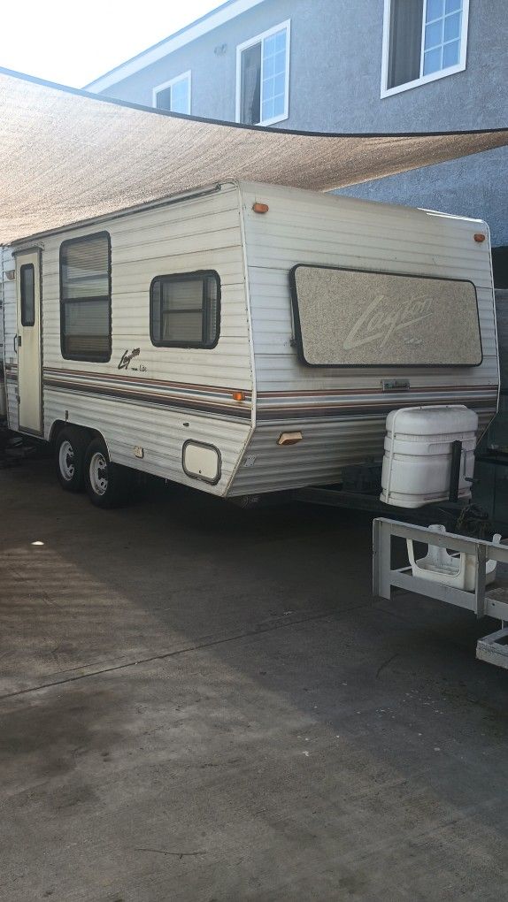 Layton Lite Travel Trailer/ Rv