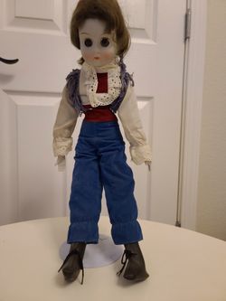 Beautiful Vintage 17" Porcelain Doll.