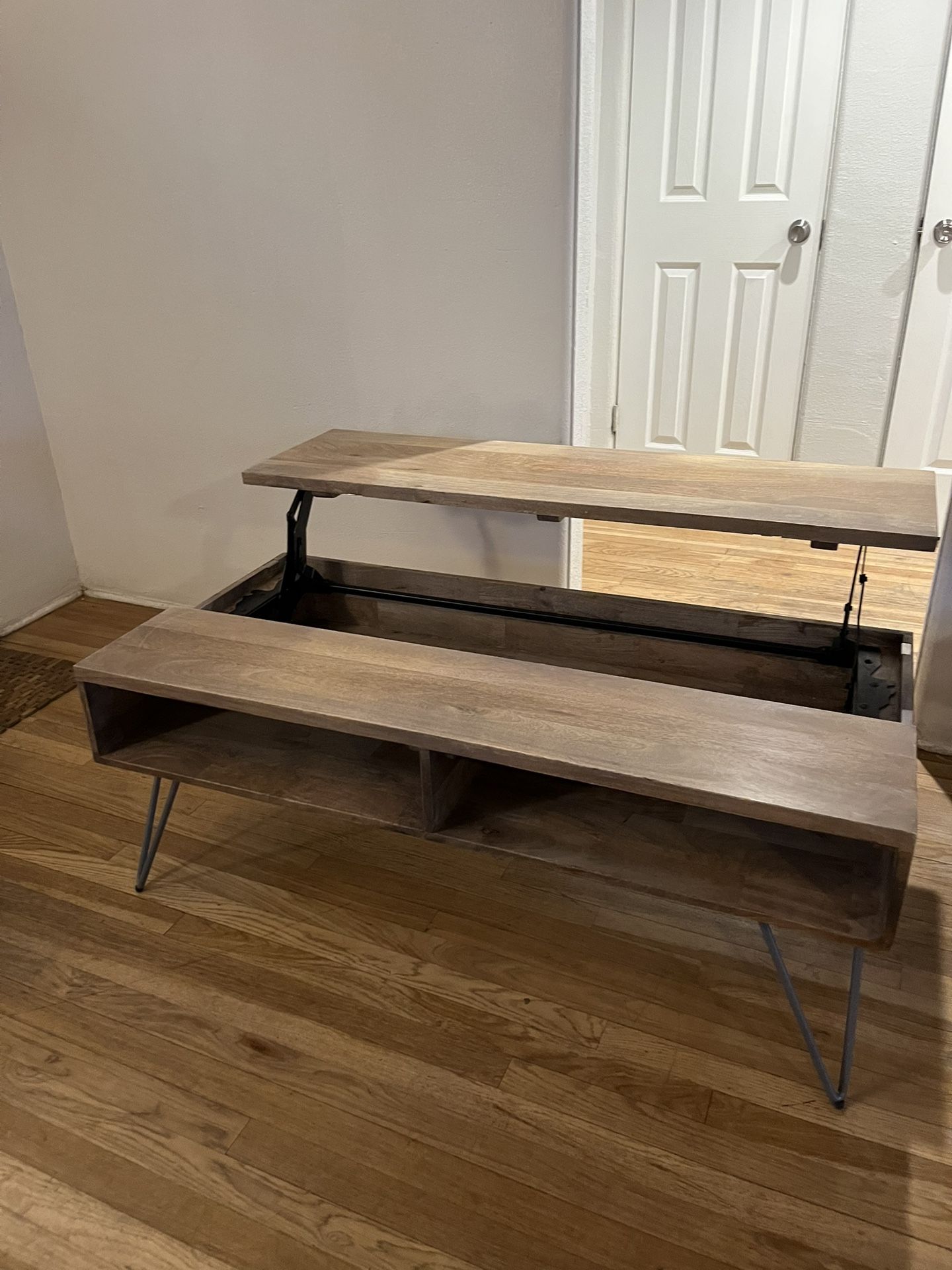 Coffee Table With Lift
