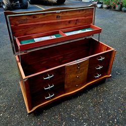 Lane Cedar Chest