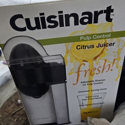 Like New Cuisnart Juicer NO Flaws Works Perfect In Box