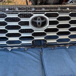 OEM Toyota Sequoia Grille 2023–2025 Capstone / 1794