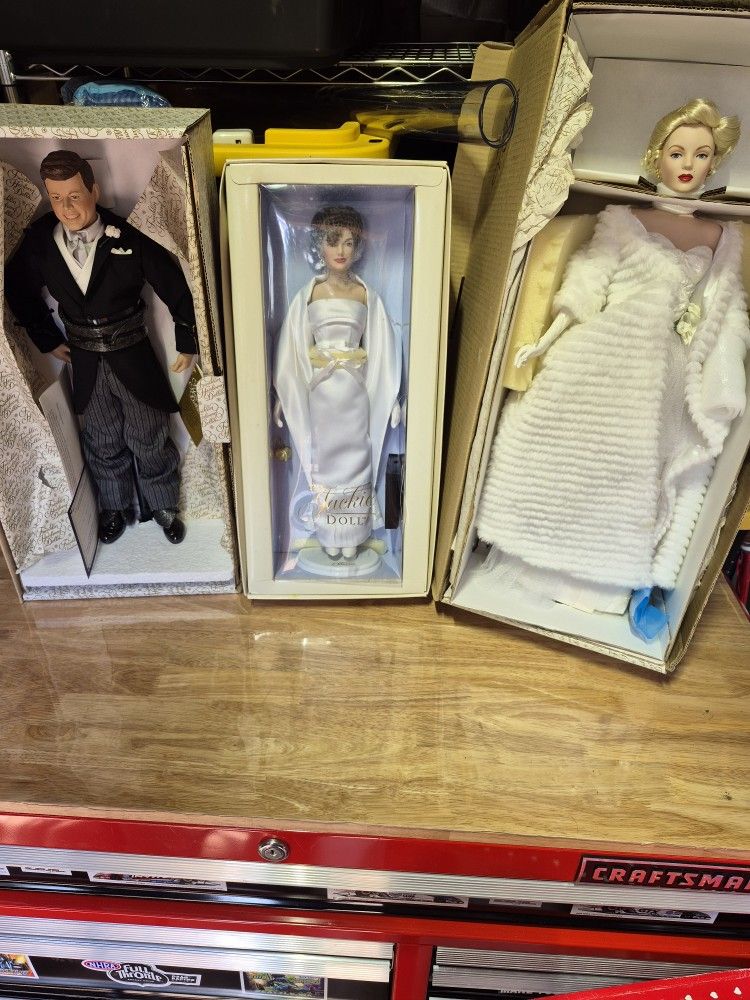 Collector's dolls