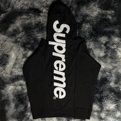 Supreme Hoodie (FIT SMALL)