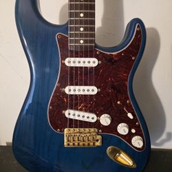 Fender Guitar MIM Deluxe Series Noisless Pickups.