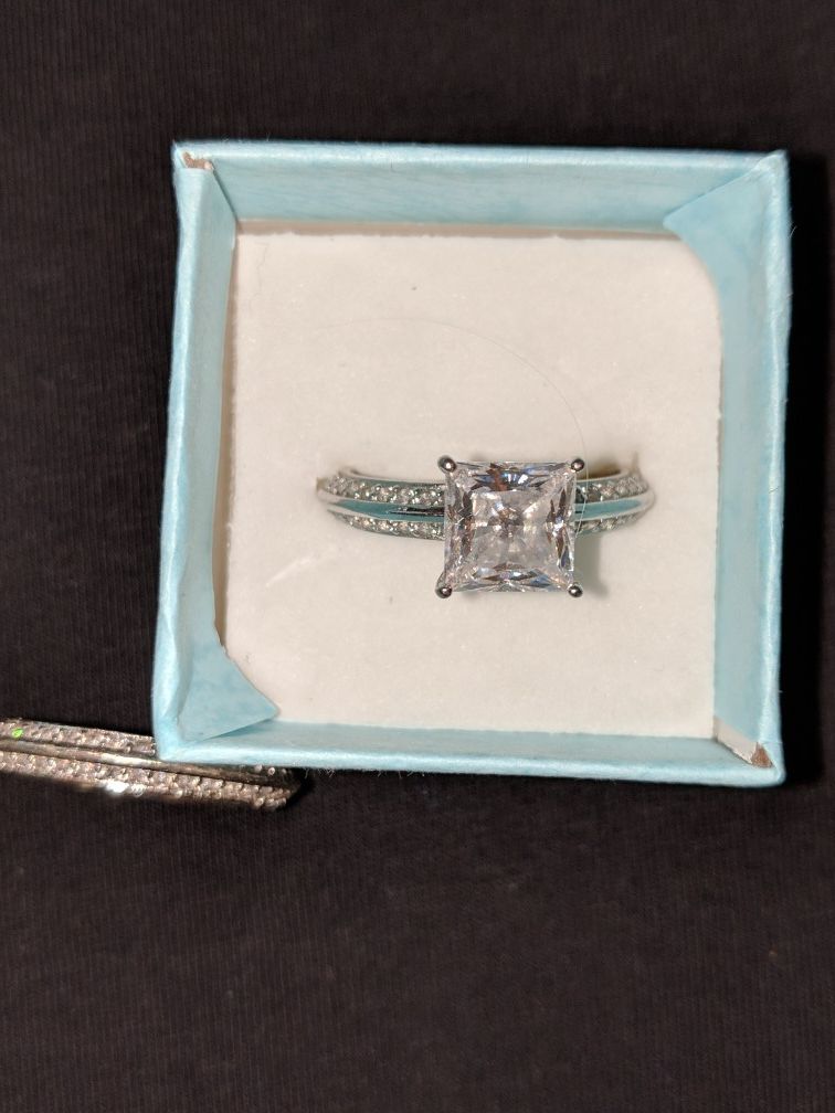 BRAND NEW SIZE 10 Sterling Silver Rhodium Plated Bella Luce weddinpg set GORGEOUS... REDUCED THE PRICE NEED GONE ASAP