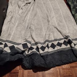 Geometric Reversible Comforter 