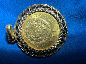 20 pesos gold coin Mexico 1918 & Bezel 14k gold.
