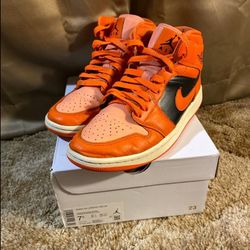 WMNS AIR JORDAN 1 MID SE
