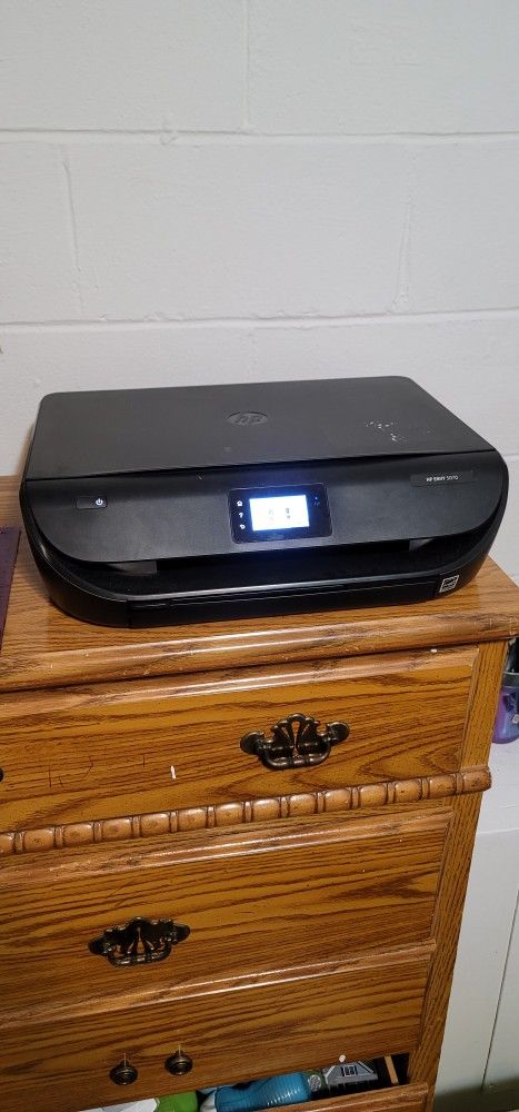 HP Envy 5070 Wireless color inkjet printer comes with original box very good condition