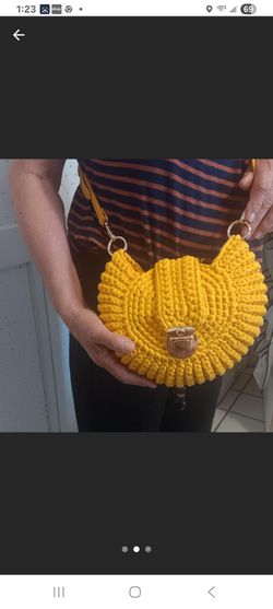 Carteras tejidas a mano