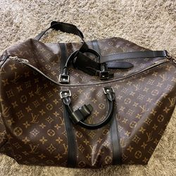 Louis Vuitton Key Pouch for Sale in Los Angeles, CA - OfferUp