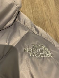 Women’s north face jacket silver excellent condition medium