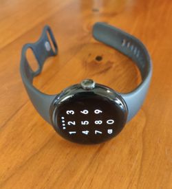 Google Pixel Watch- Year Nov 2022
