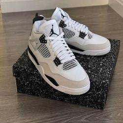 Air Jordan retro 4 military