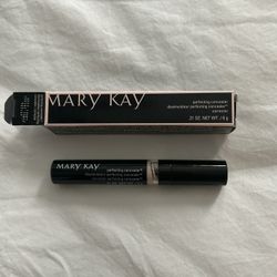 Mary Kay Perfecting Concealer Deep Ivory