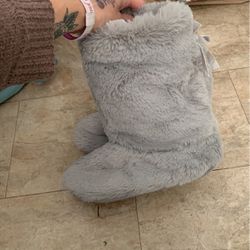 New Lauren Conrad Bow Detail Fluffy Slipper Boots