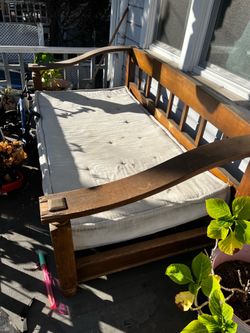 Free  Day bed