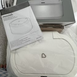 Munchkin Touch Free Baby Wipe Warmer with Nightlight