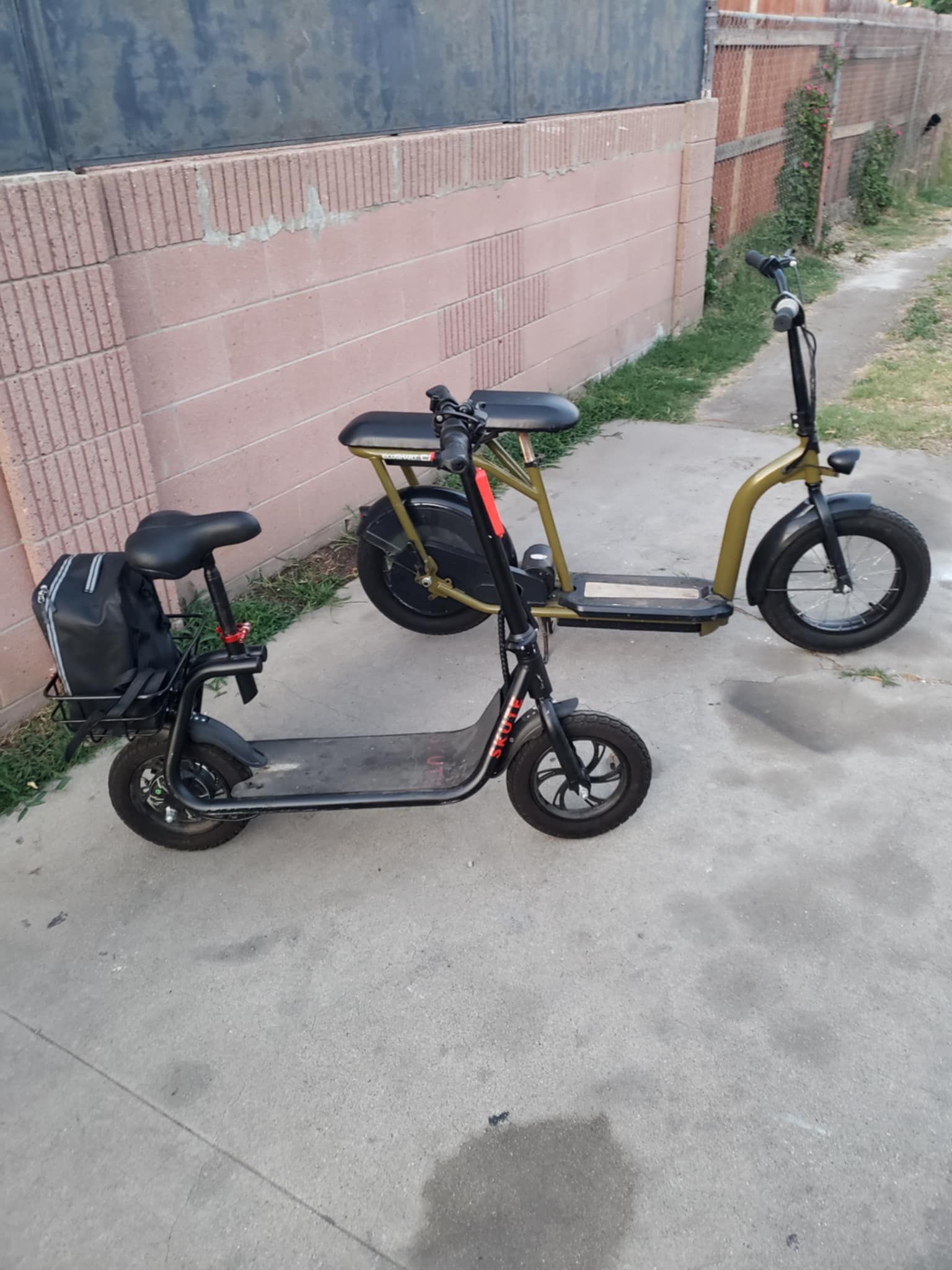 16mph Skute electric scooter Red & Black $250! Just need new seat. The $1500 electric Bike Scooter Razor Strong Pulling torque For $700! The lowest. F