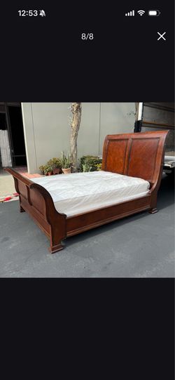 Bassett Furniture Queen Size Wooden Sleigh Bed Frame with Mattress and Box Spring Good Condition