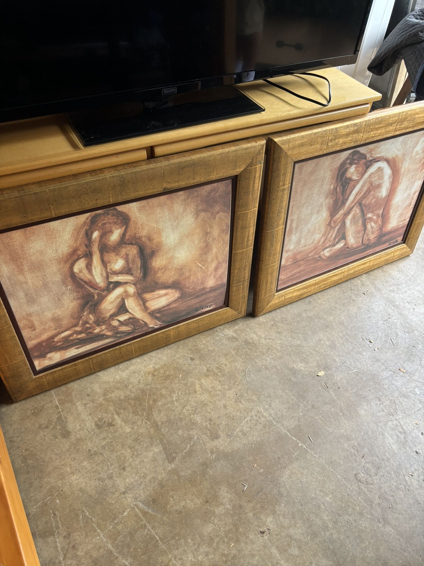 Gold Frames Wall Art