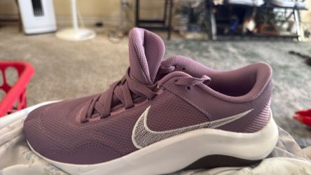 Nike tennis shoe size 9 1/2