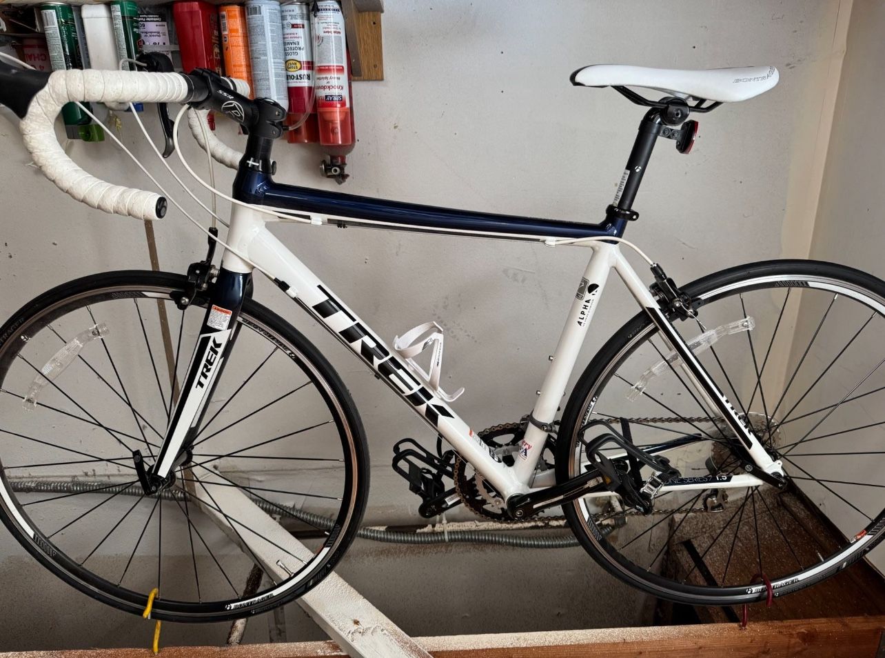 2017 Trek 1.5 Road Bike – 54cm – Excellent Condition – Blue Ink/White