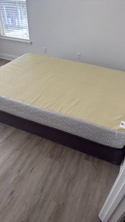 bed 3 queen 1 king you must pick up