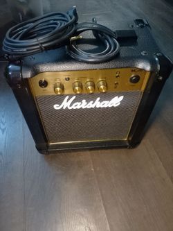 Marshall MG10 Amp
