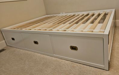 Pottery Barn Kids Full Size Bed - Delivery Available!