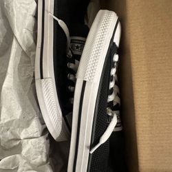 New Kids Black knit slip-on Converse Size 1