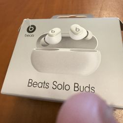 Light Gray Beats By Dre Solo Earbuds Message If You Want To Purchase Them Only Please Don’t Waste My Time