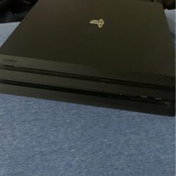PS4 Pro (Accessories Included)
