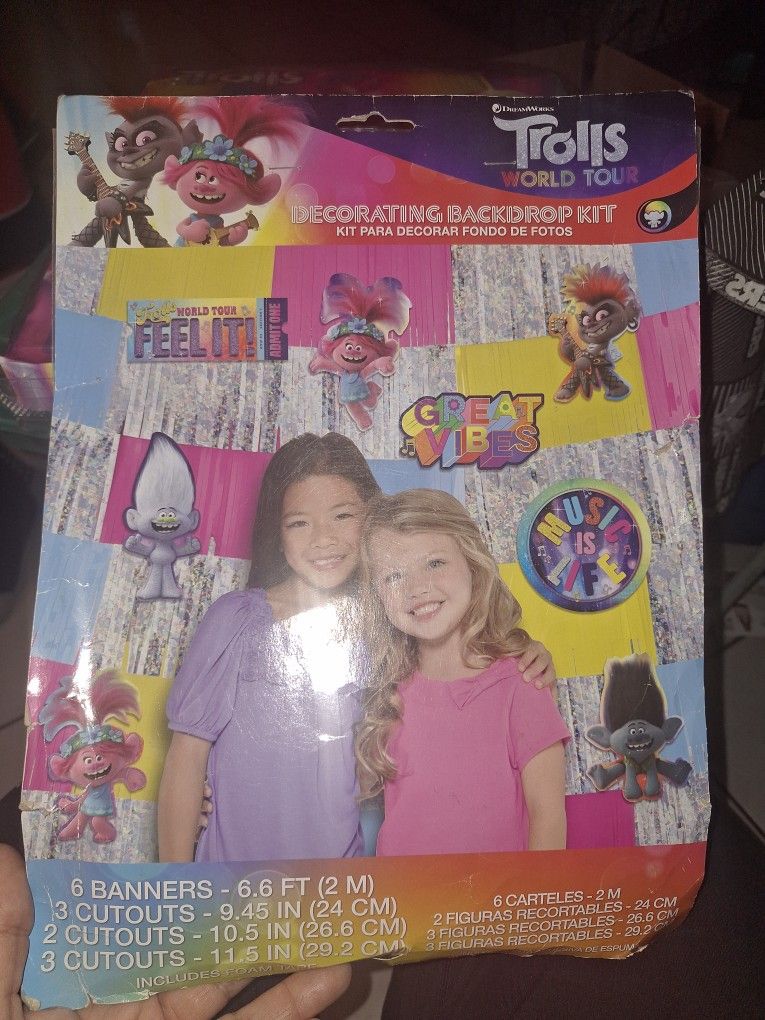 Trolls Backdrop Kit